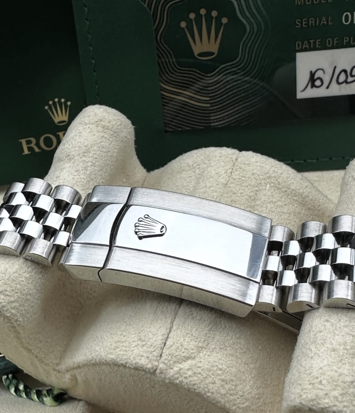 Rolex Datejust 126334 Mother of Pearl