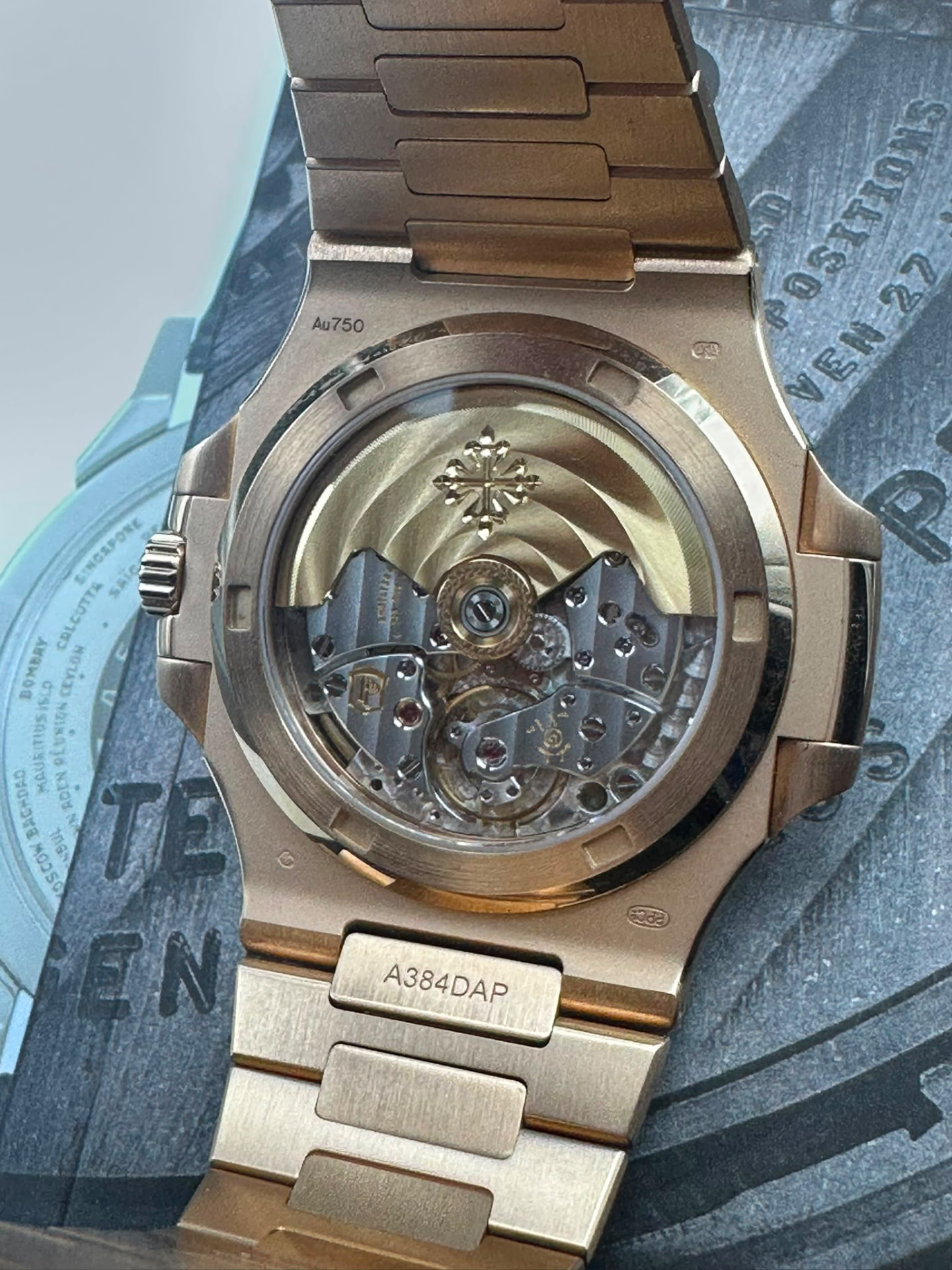 Patek Philippe Nautilus 5711/1R-001 Or Rose