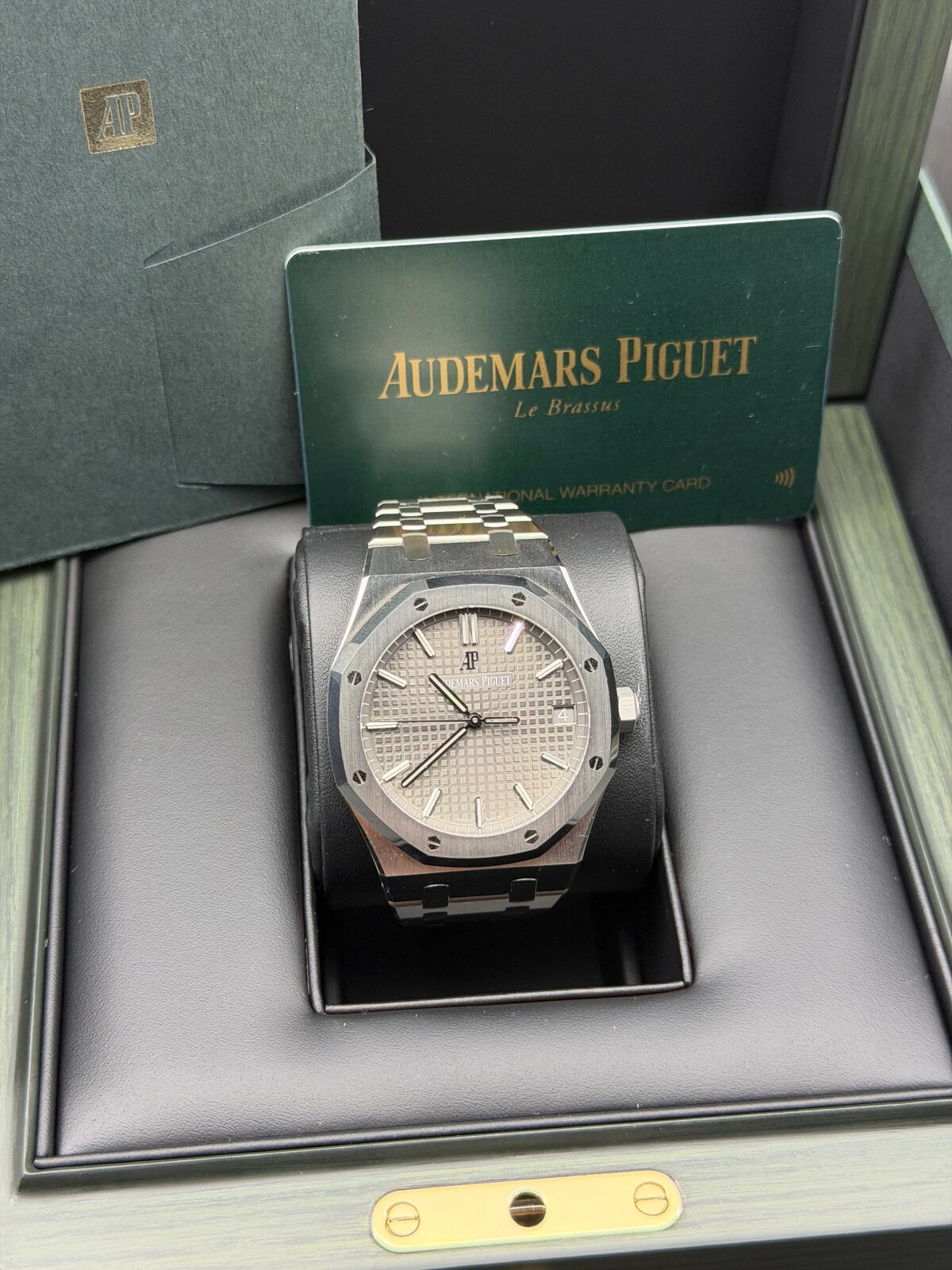 Audemars Piguet Royal Oak 15500ST Grey